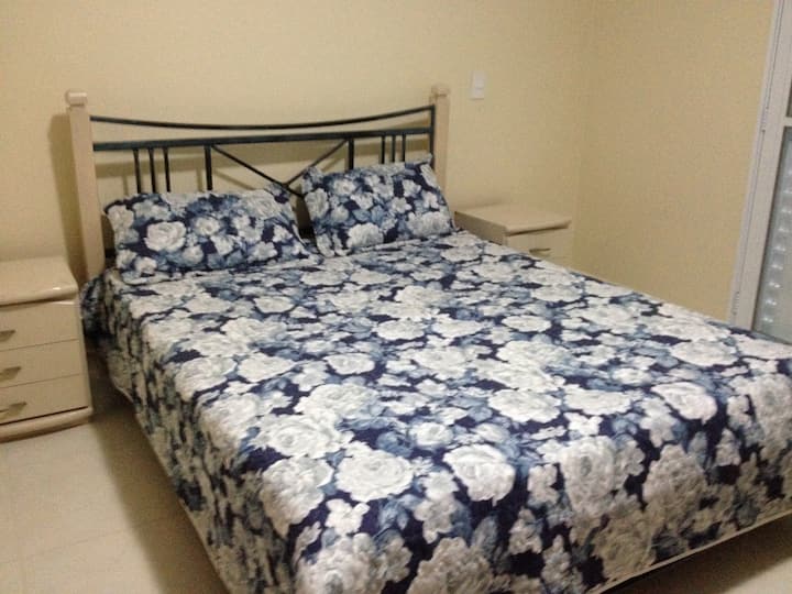 Საწოლი 152 × 203 სმ პირველ სართულზე