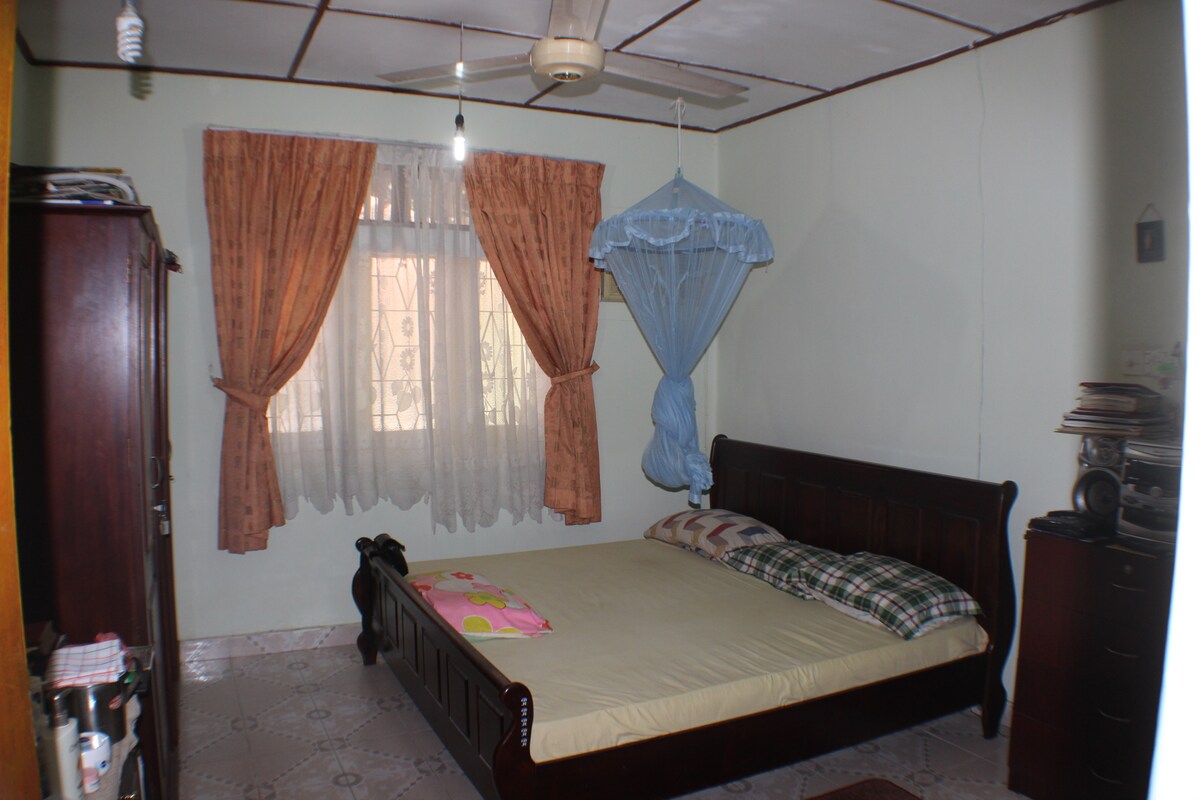 Kitanda 1 cha ukubwa wa King na A/C