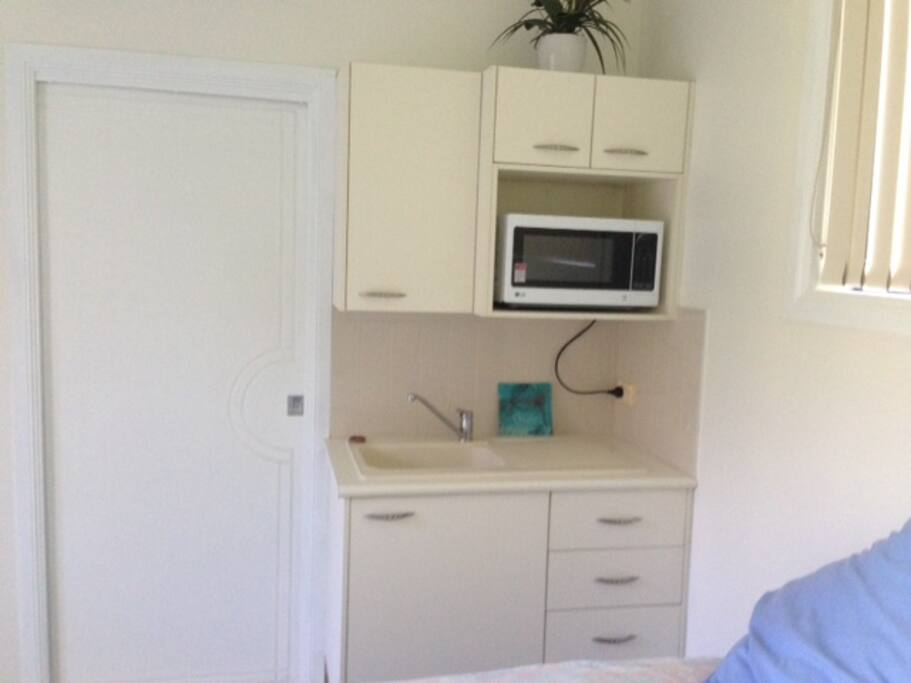 Microwave oven and Air Conditioner