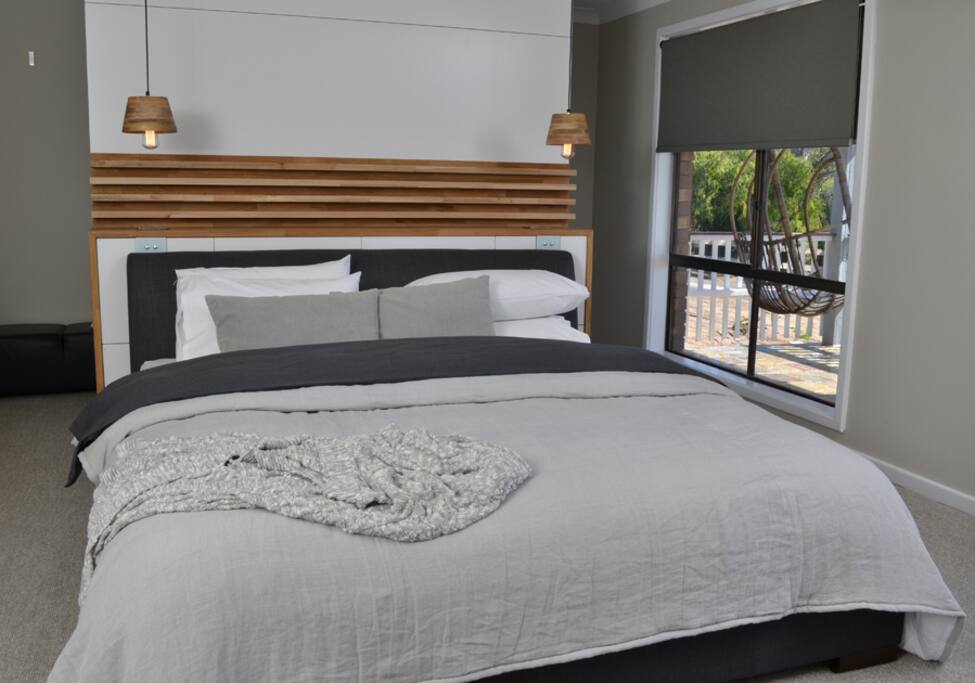King Retreat Bedroom with views over the ocean