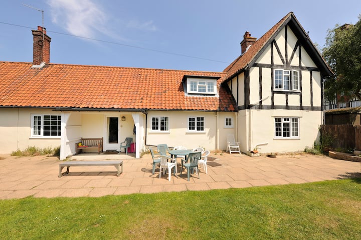 Westdene, a unique family bucket and spade cottage