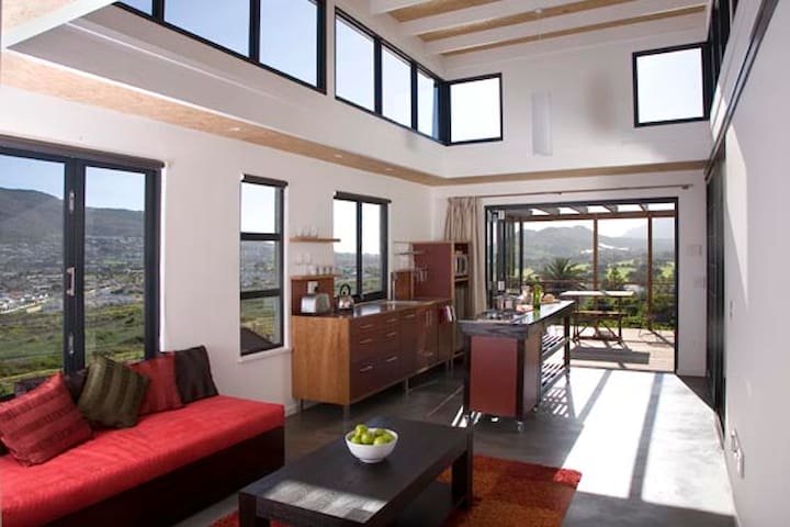 The Mountain House – Peaceful and Private gallery image 4