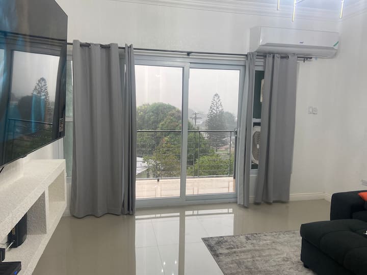 Modern 2 Bedroom Apt. With Infinity Rooftop Pool - 京士頓