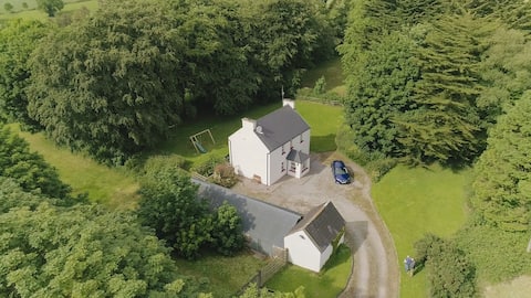 County Limerick Farmhouse Cottage in central area.