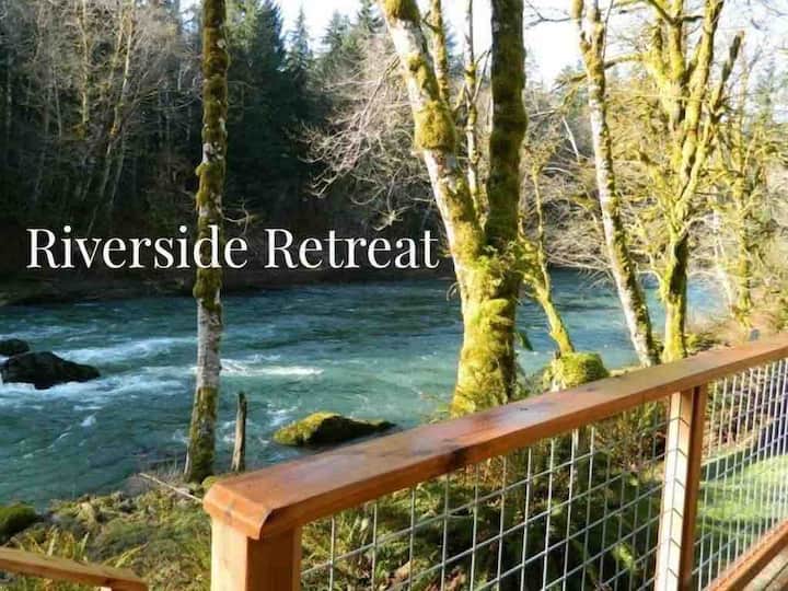 Sol Duc River Retreat Entire Home, Outdoor Shower Houses for Rent in
