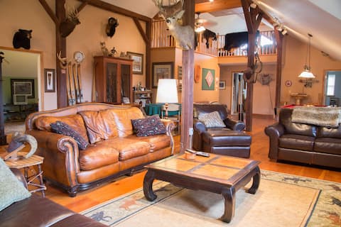 Country Getaway Lodge / Ranch