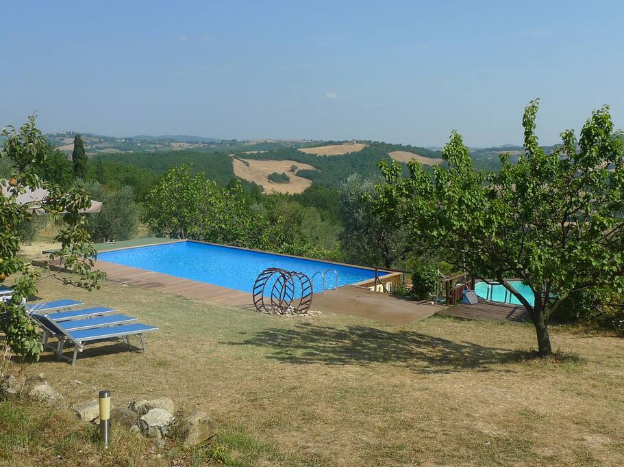Schwimming pool