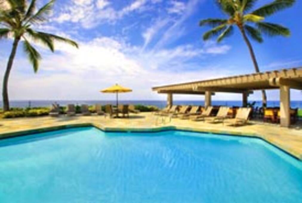 Ocean front pool...one of three pools. Can't beat this 180 degree sunset over the ocean.