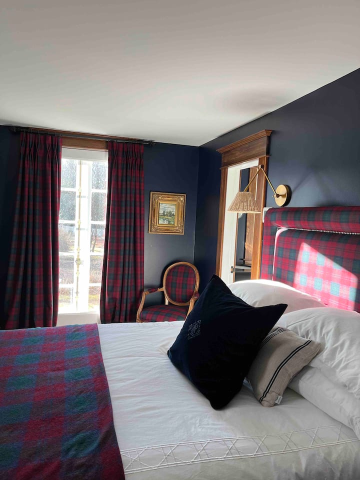 Chumba cha 1 cha kulala - ghorofa ya chini yenye matembezi ya kwenda kwenye bustani. 