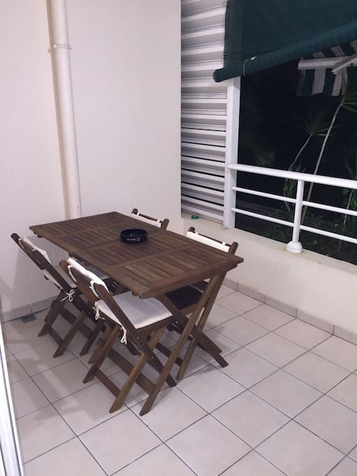 Terrasse privative, idéale pour prendre le petit déjeuner au soleil ou l'apéritif en fin de journée...