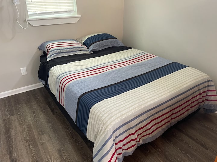 Bračni krevet (širine 150 – 179 cm)