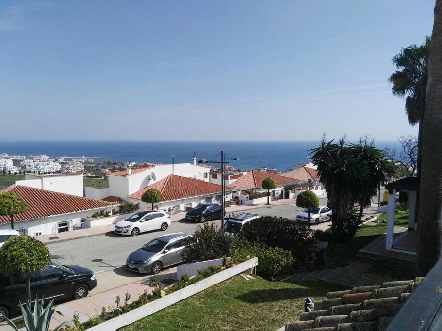 Vistas desde la Terraza ( Bahía de Manilva y Estepona).View from Terrace (Bay of Manilva and Estepona).