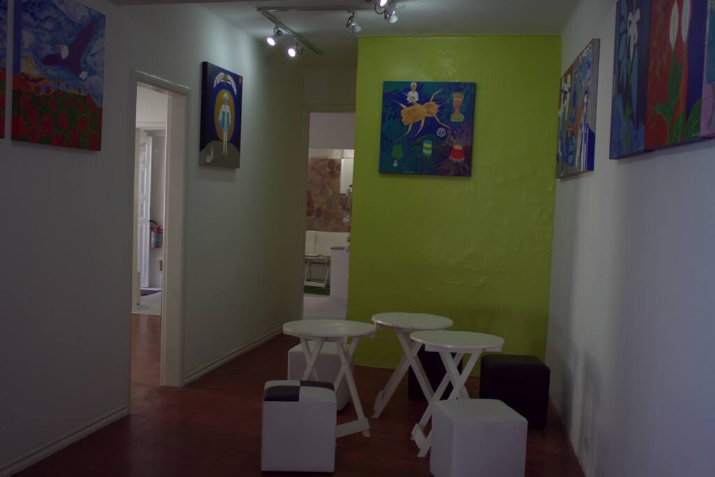 sala com vista hall e quarto
