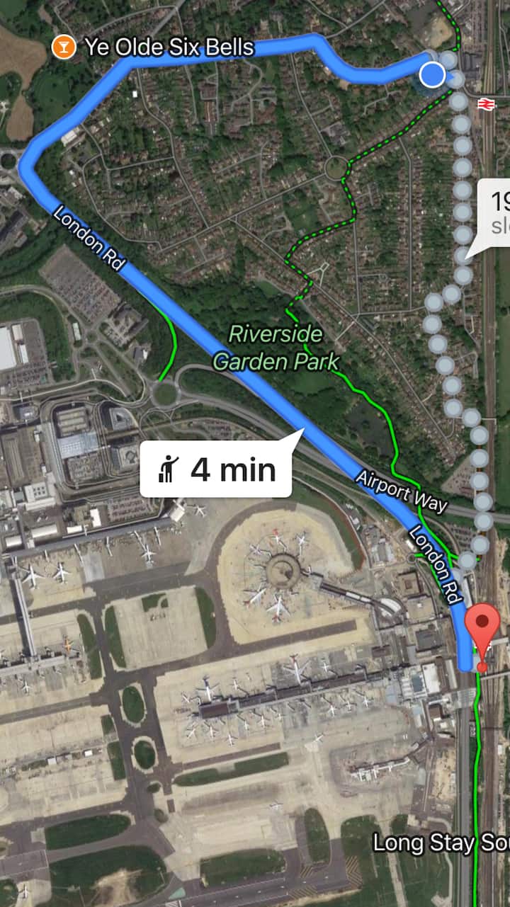 Closest Airbnb 2 Min Gatwick Airport Parking Houses For Rent In Horley Surrey United Kingdom
