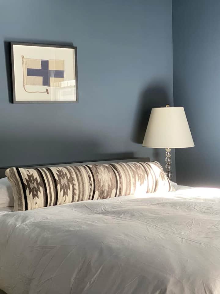 The cozy second bedroom.