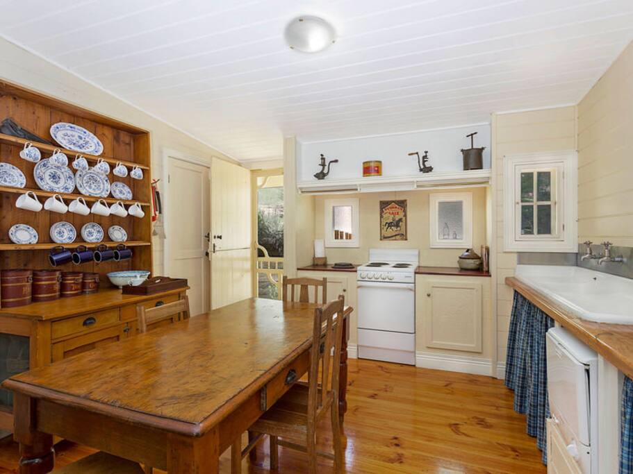 Kitchen (laundry in the cupboard)