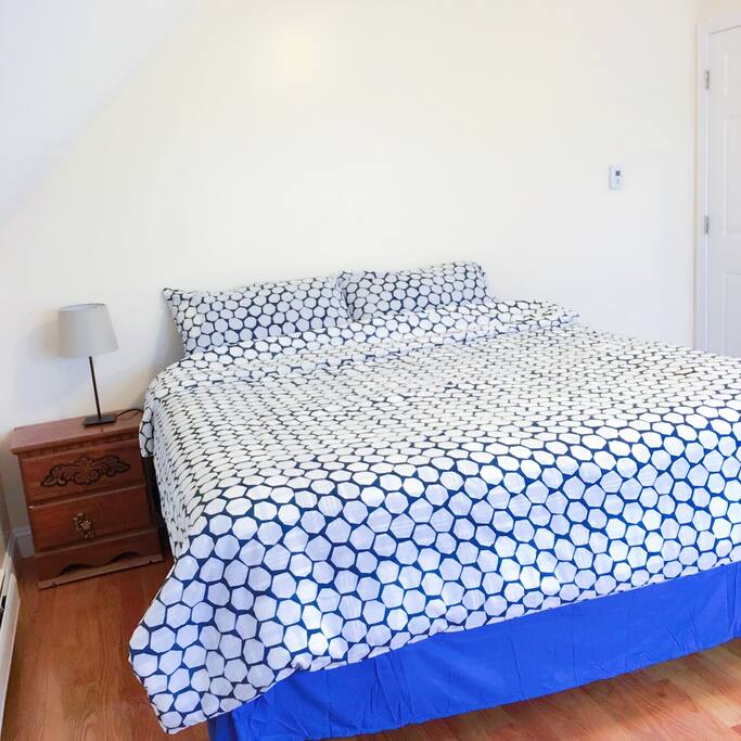 comfortable king size bed