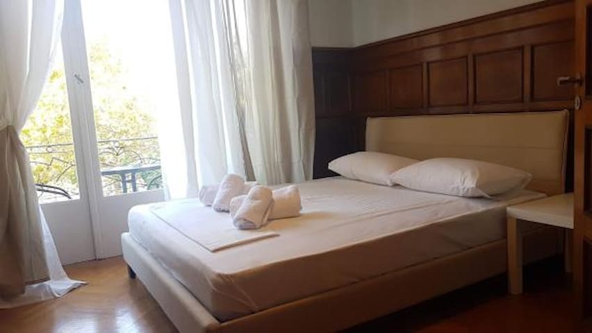 Violet apartment – Athens Center, 7 BD, 3 BATH
