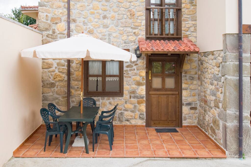 Porche. casa Larrionda 3