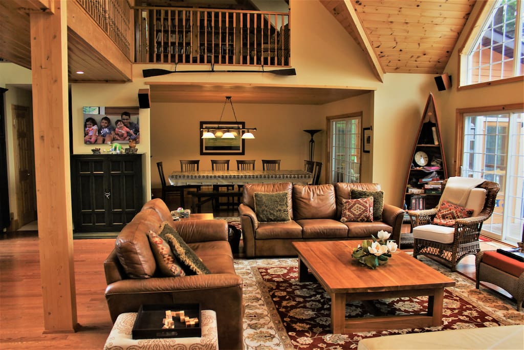 Turn the Fireplace on and enjoy some hot chocolate with enough space for everyone