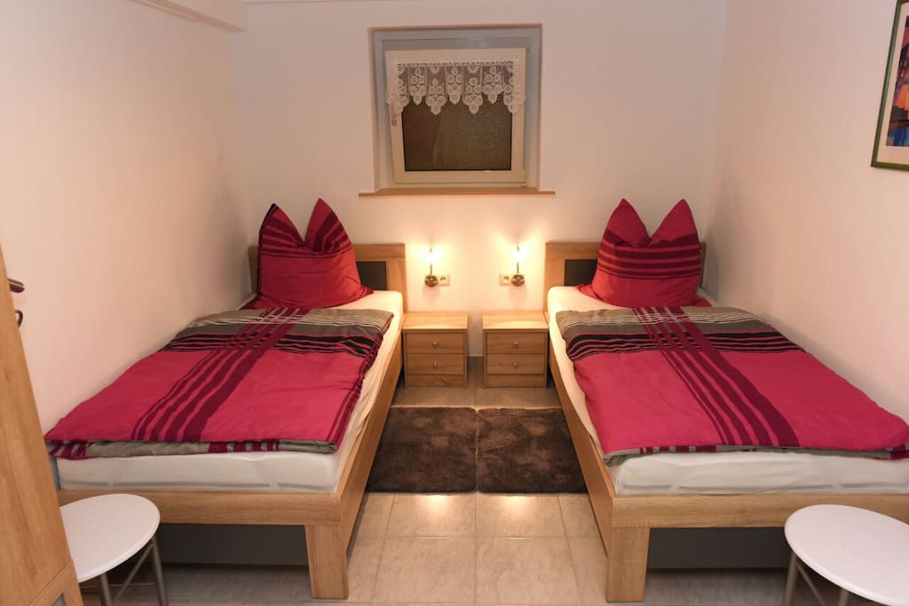 Schlafzimmer 2