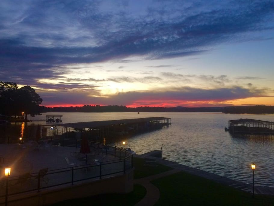 Cozy Willow Beach Lakefront Condo With Boat Slip Condominiums for