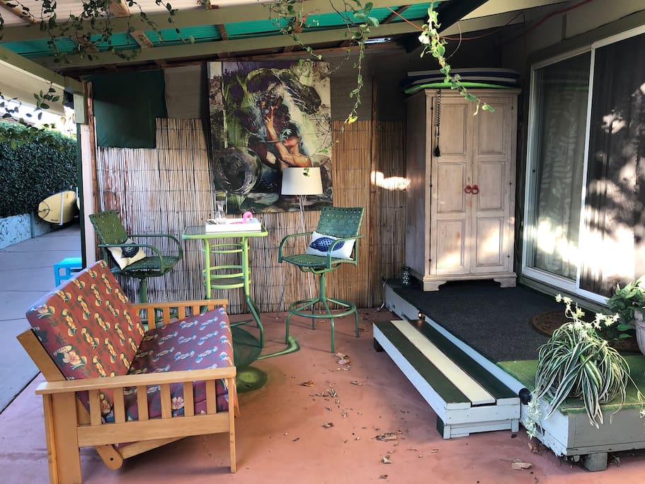 Makas Hale Lounge area to Relax & Enjoy the outdoor Breeze.
