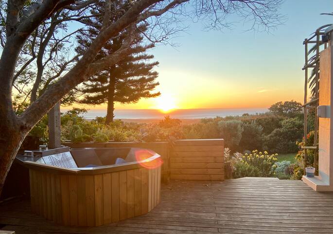 Noordhoek, home with beautiful sea views (solar) gallery image 3