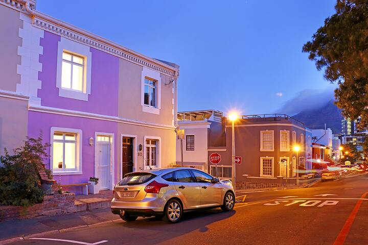 Contemporary De Waterkant Townhouse gallery image 5