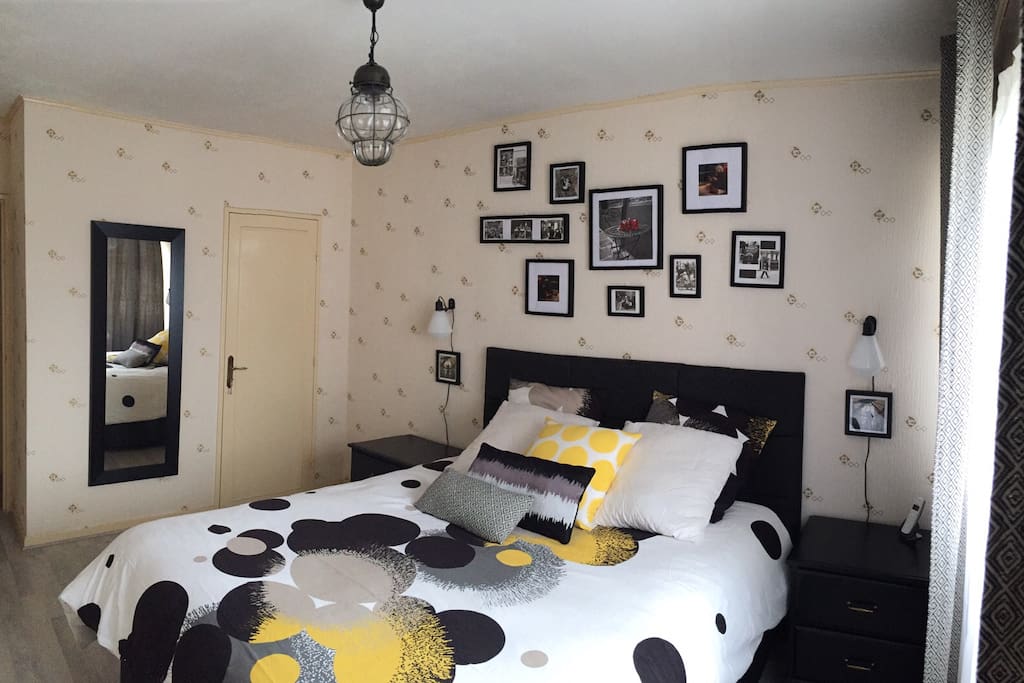 Chambre spacieuse et lumineuse