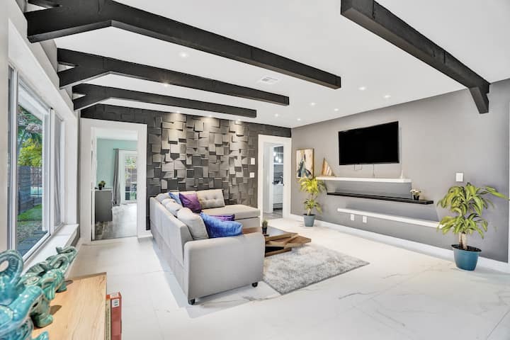 Trendy 4 Bedroom House Minutes From The Beach Houses For Rent In Hollywood Florida United States