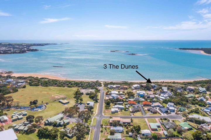 The Dunes 5 bedrooms. Amazing water beach views gallery image 3