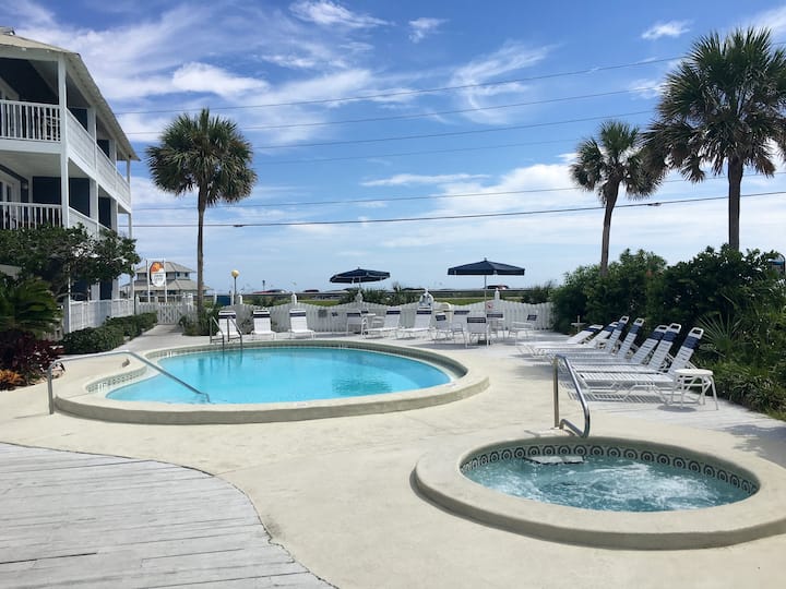 Amazing Ground Floor End Unit, Recently Renovated! - ミラマー・ビーチ, FL