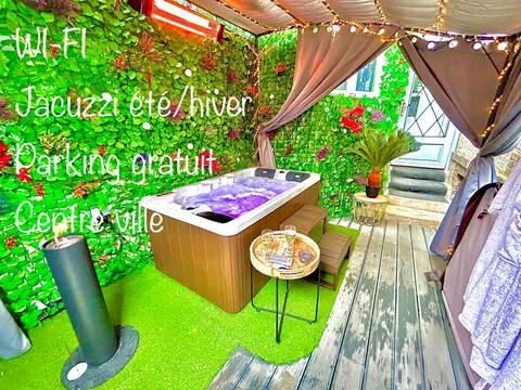 Lovers' jungle, hot tub, free parking, center