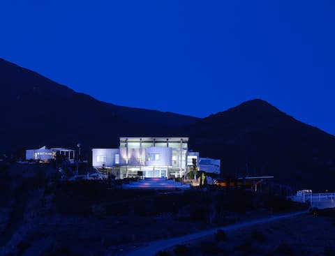 Nirvana Ranch: A Modern Mountaintop Luxury Escape