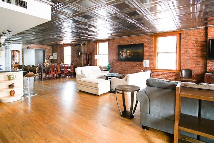 Massive Loft in SoHo/Little Italy