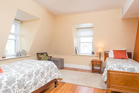 Mary's Ocean View Metro Downtown