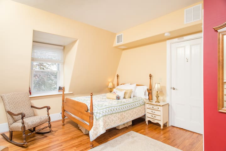 Grace's Harborview Fast T Downtown