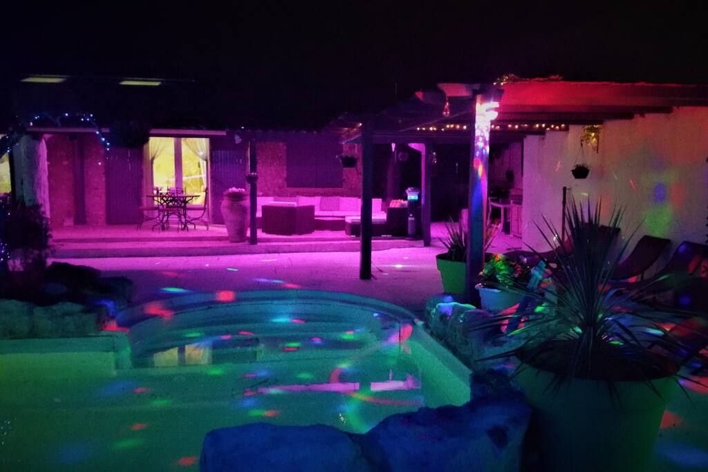 Vue extérieure ambiance nuit