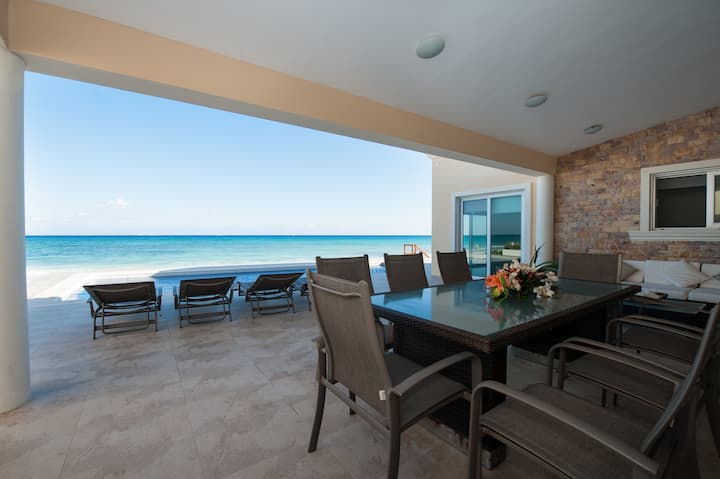 Beachfront Villa with private pool and BBQ!