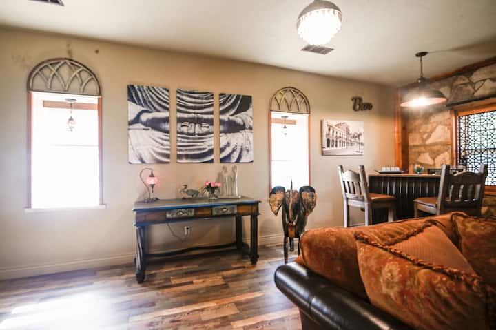 The Sanctuary - Your Own Oasis In Carlsbad - New Mexico