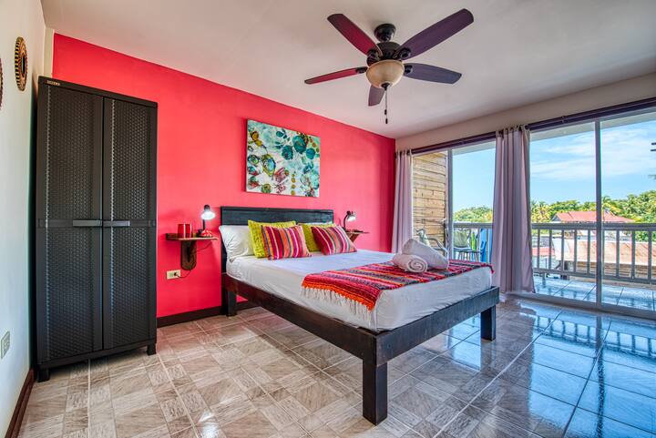 Private Room with Balcony on the Sea