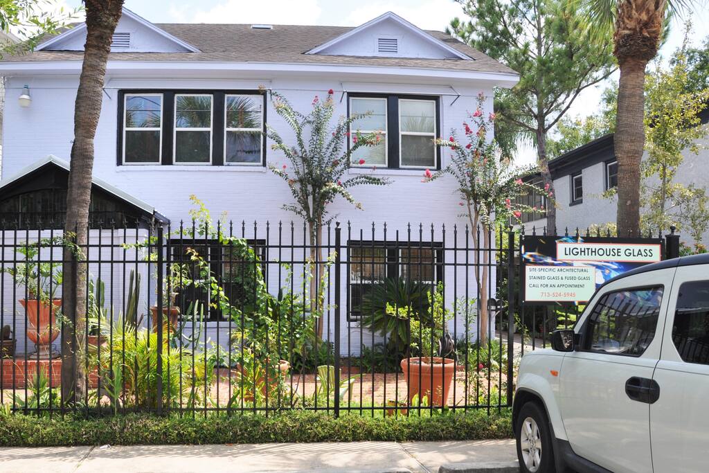 veiw from parking area in front of Duplex