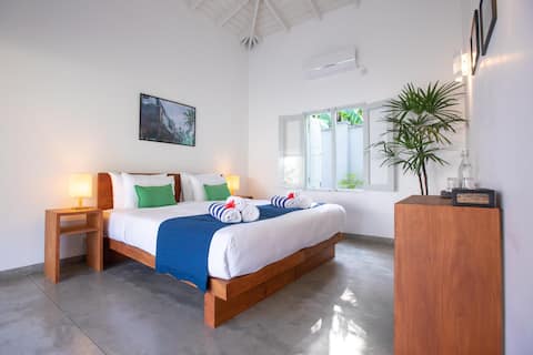 Sōmar - Spacious Suite in a Tropical Oasis