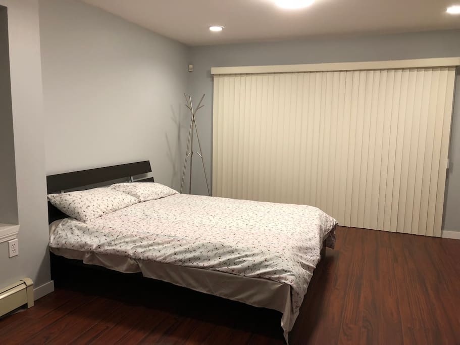 Queen size bed