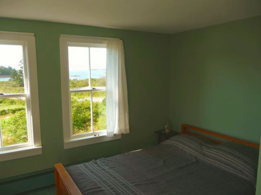 Peaceful Shoreline House Houses for Rent in Swans Island, Maine