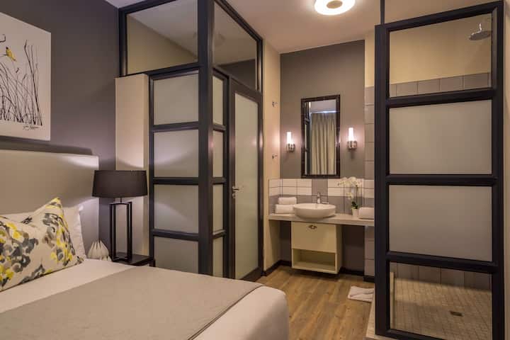 Serviced apartment in Johannesburg · ★4.62 · 2 bedrooms · 2 beds · 2 baths