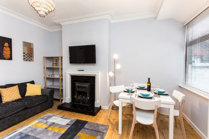 Northwood Park View - 3 bedrooms 1.5 bath Sleeps 6