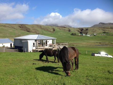 b & b close to Vik
