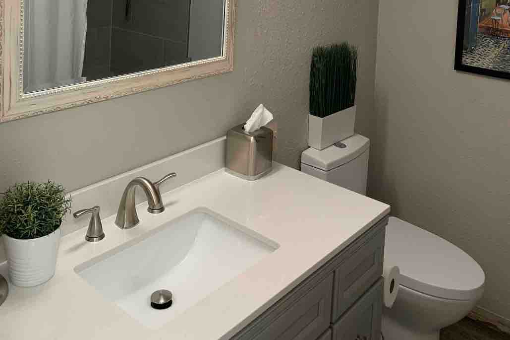 Sparkling Clean Spacious 2BR 1BA Home in S. Austin